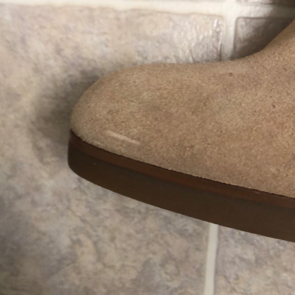 New Michael Kors Leather Wedge Heel Shoe in Tan - Picture 9 of 11
